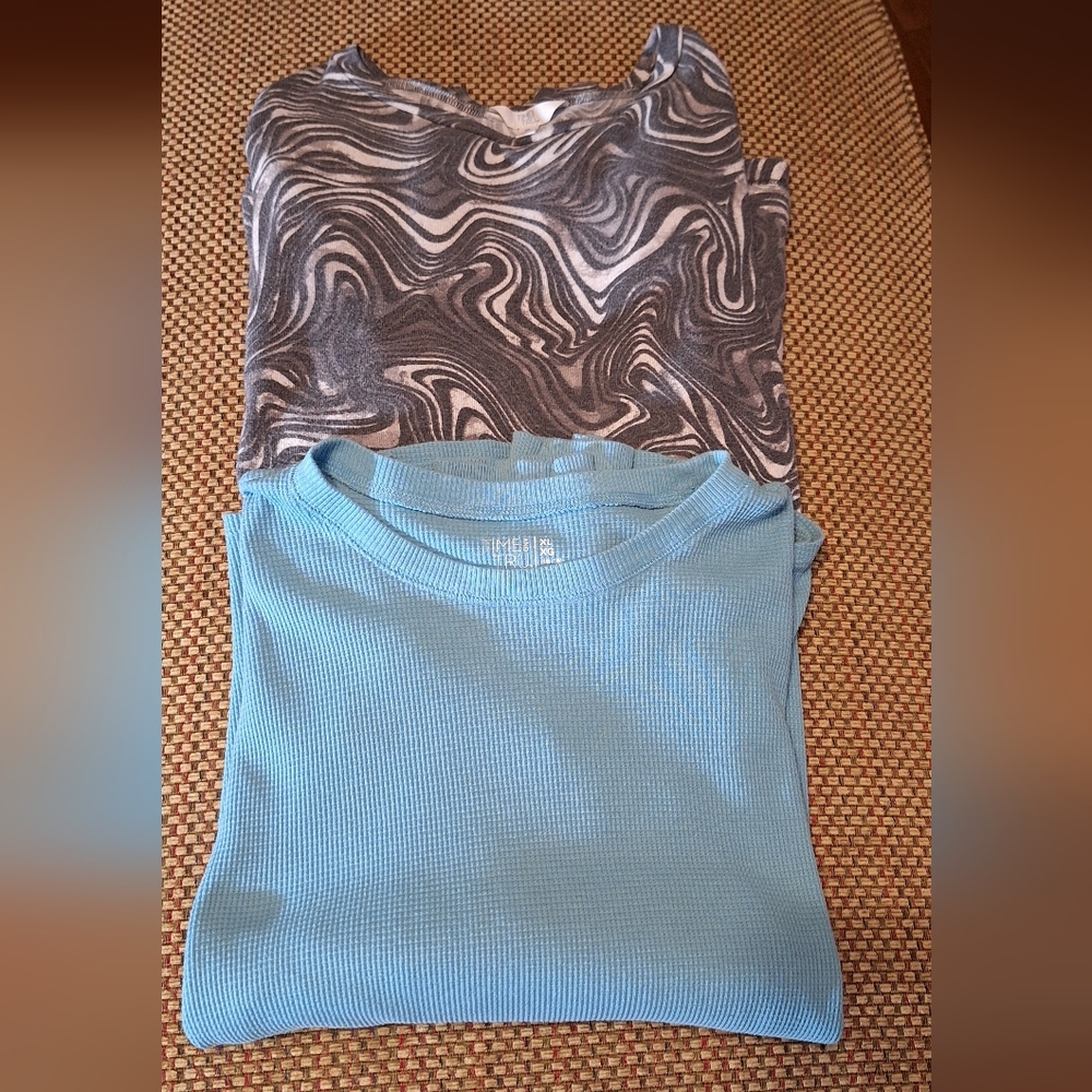 Time and Tru Gray Swirl Pattern Sweater & Time and True Teal Thermal Top